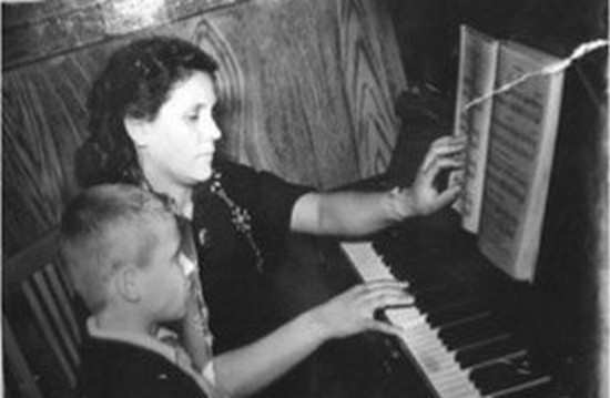 Первый директор Музыкальной школы Добрынина Зинаида Александровна